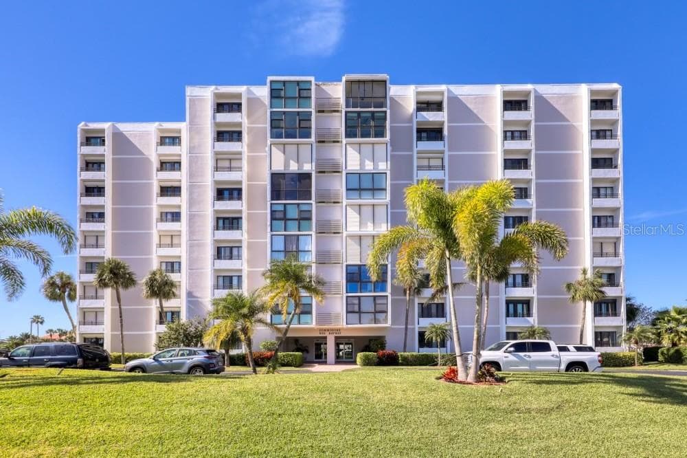 851 BAYWAY BOULEVARD UNIT 704