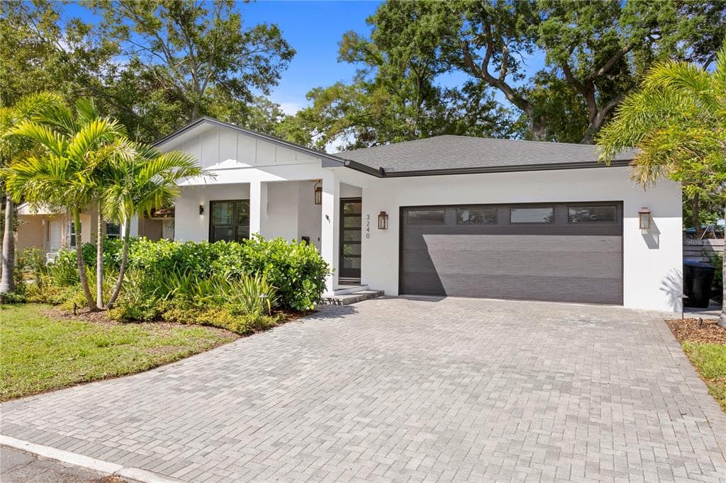 3240 14TH STREET N ST PETERSBURG, FL 33704