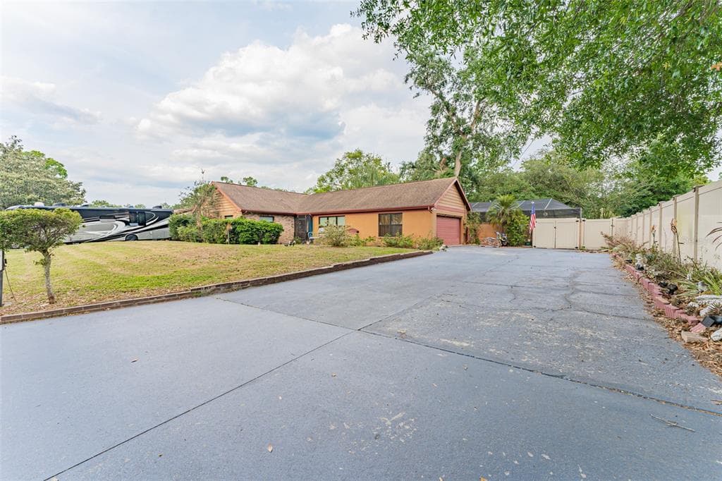1703 SUNNYHILLS DR BRANDON, FL 33510