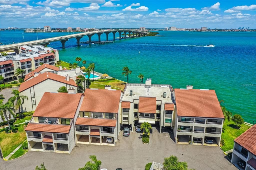 115 1ST STREET E UNIT 105 TIERRA VERDE, FL 33715