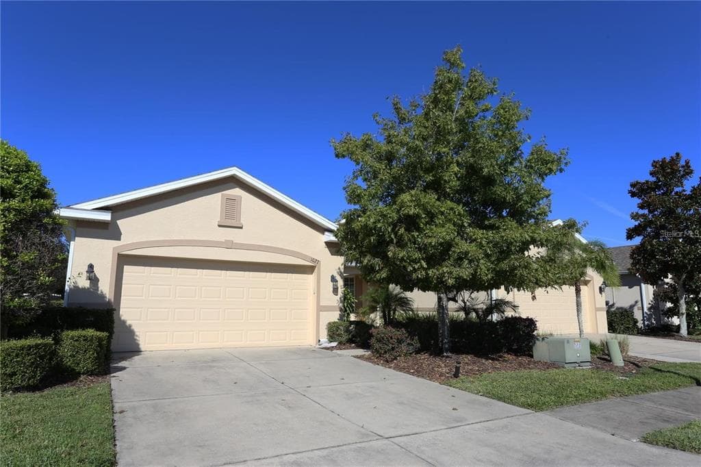 1027 ORCA COURT HOLIDAY, FL 34691