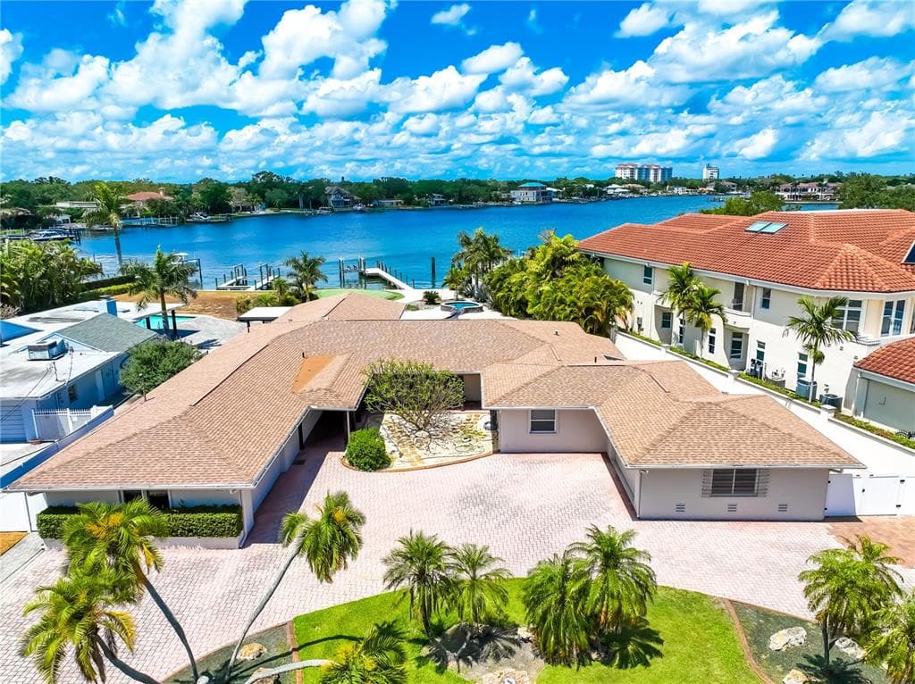 1800 BRIGHTWATERS BOULEVARD NE ST PETERSBURG, FL 33704
