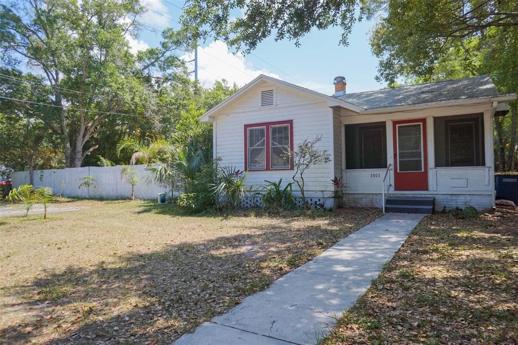 1011 JONES STREET CLEARWATER, FL 33755