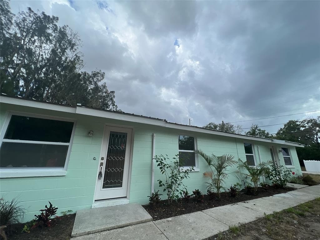 1124 CANAL STREET RUSKIN, FL 33570