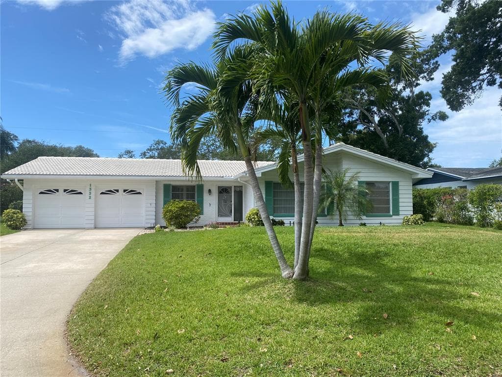 1332 VIEWTOP DRIVE