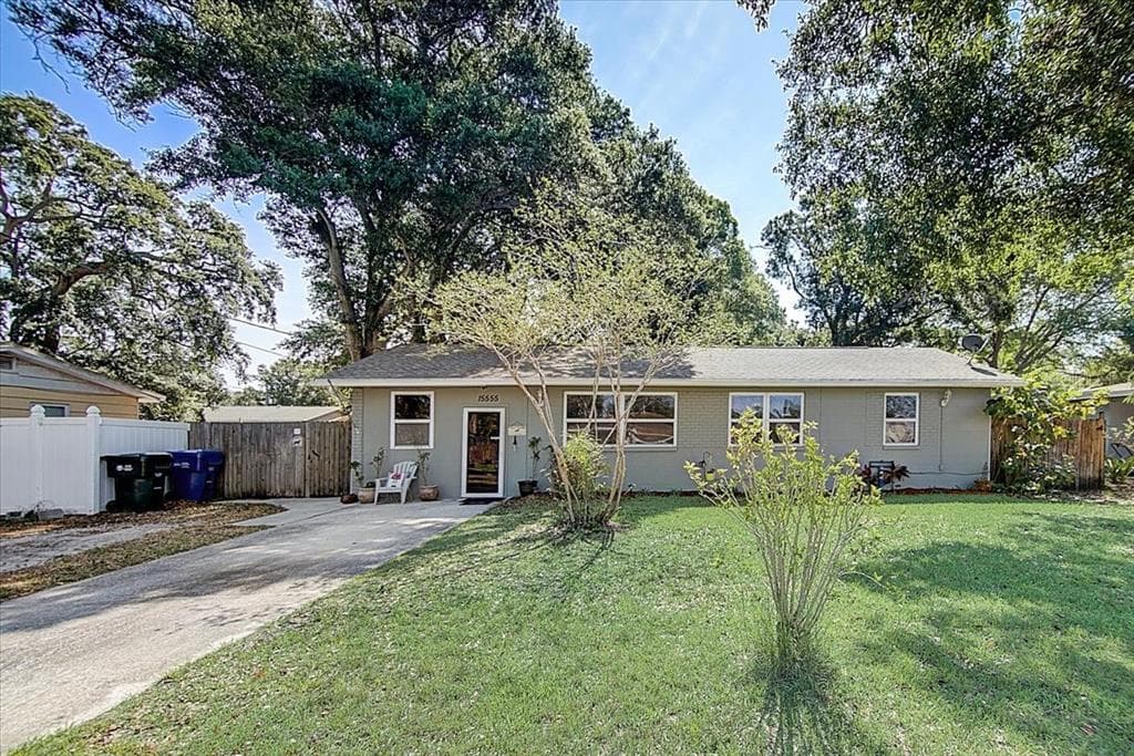 15555 DARIEN WAY CLEARWATER, FL 33764