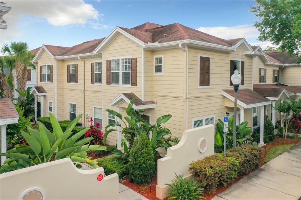 2964 LUCAYAN HARBOUR CIRCLE UNIT 105 KISSIMMEE, FL 34746