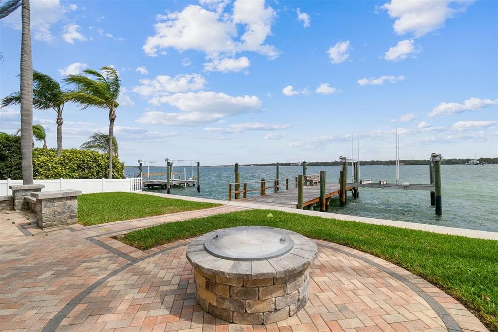 11245 9TH STREET E TREASURE ISLAND, FL 33706