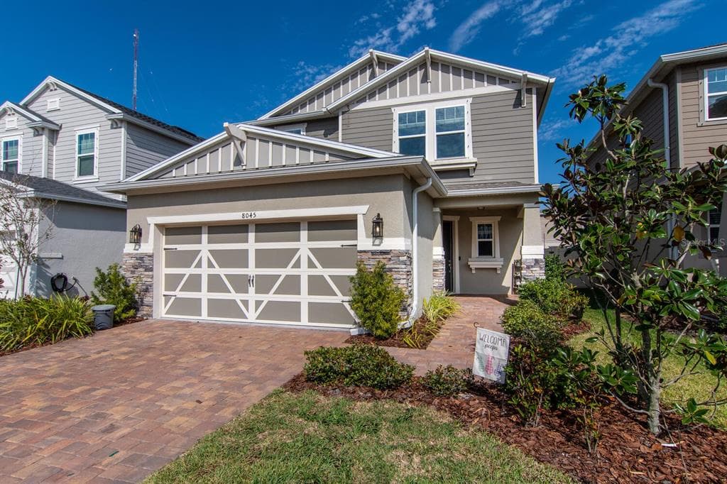 8045 ARTISAN CIRCLE SEMINOLE, FL 33777