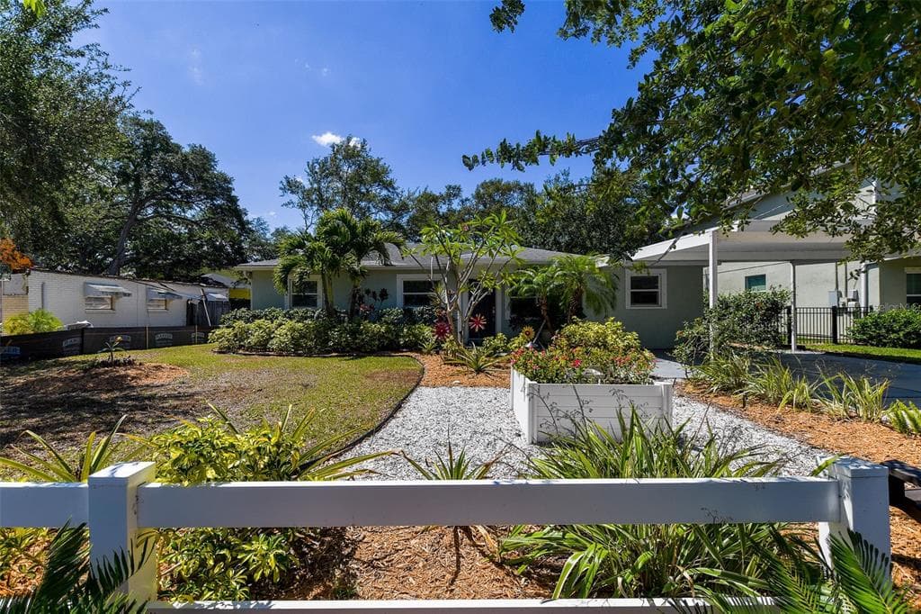3404 W BEAUMONT STREET TAMPA, FL 33611