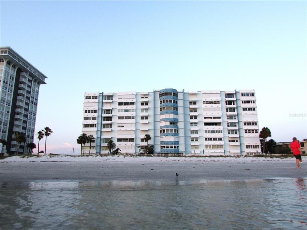 17400 GULF BOULEVARD UNIT J6 REDINGTON SHORES, FL 33708