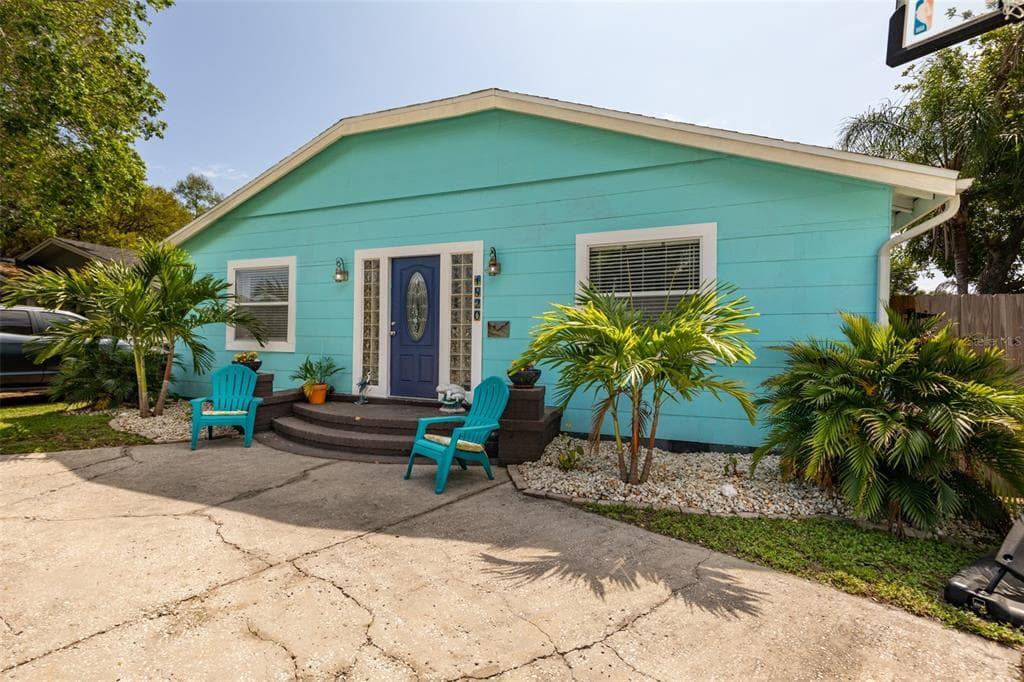 1820 MONTANA AVENUE NE ST PETERSBURG, FL 33703