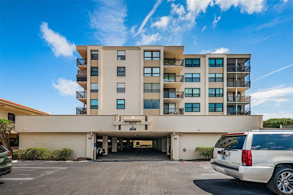 6177 SUN BOULEVARD UNIT 307 ST PETERSBURG, FL 33715
