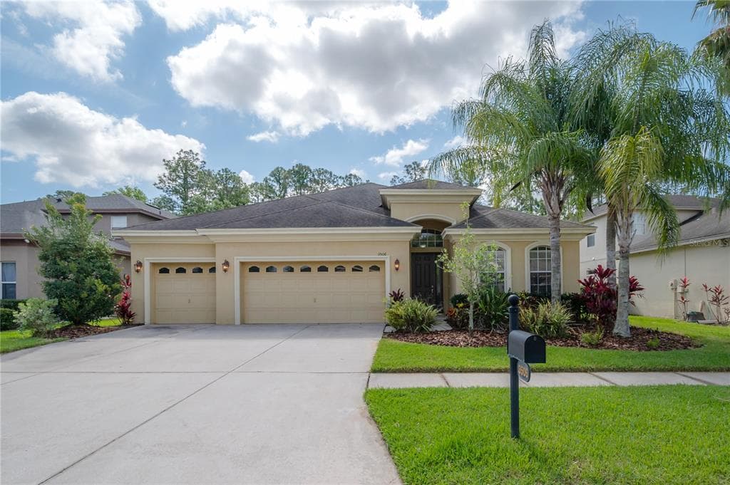 3506 GRASSGLEN PLACE WESLEY CHAPEL, FL 33544