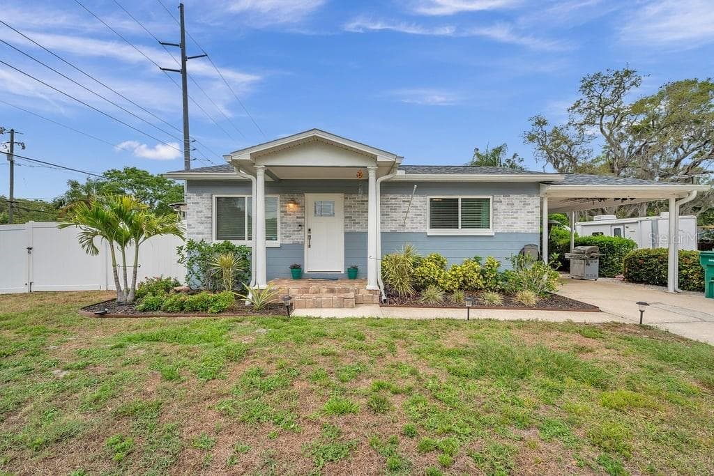2200 CAPRI DRIVE