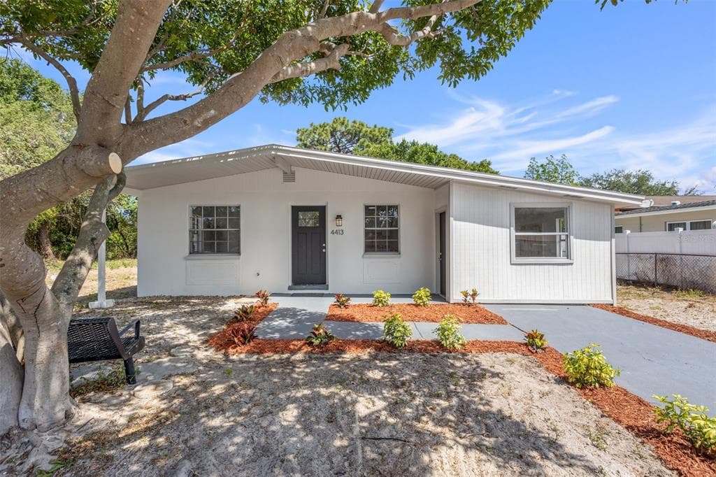 4413 W LACKLAND PLACE TAMPA, FL 33616