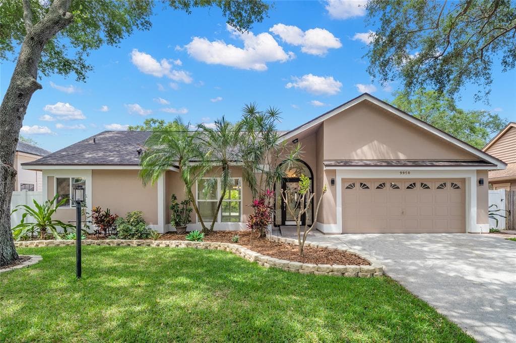 9950 ASHLEY DR SEMINOLE, FL 33772