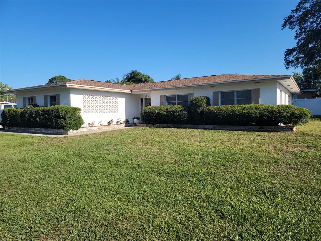 1914 S WINDING WAY CLEARWATER, FL 33764