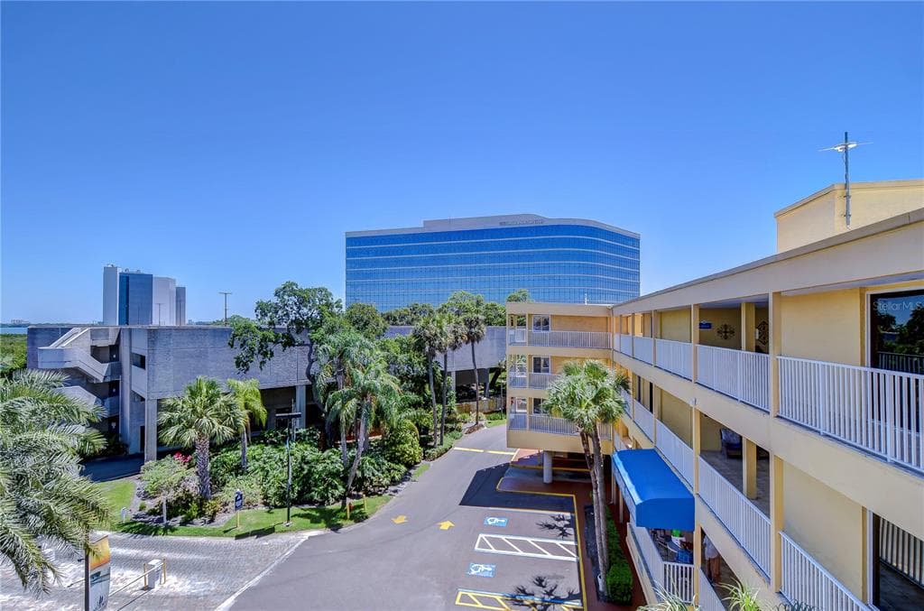 2506 N ROCKY POINT DRIVE UNIT 467 TAMPA, FL 33607