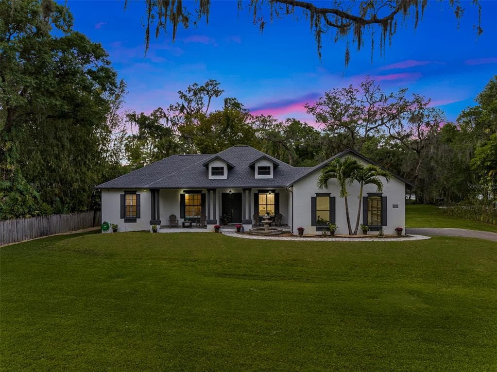 8018 PAULSON LANE TAMPA, FL 33617