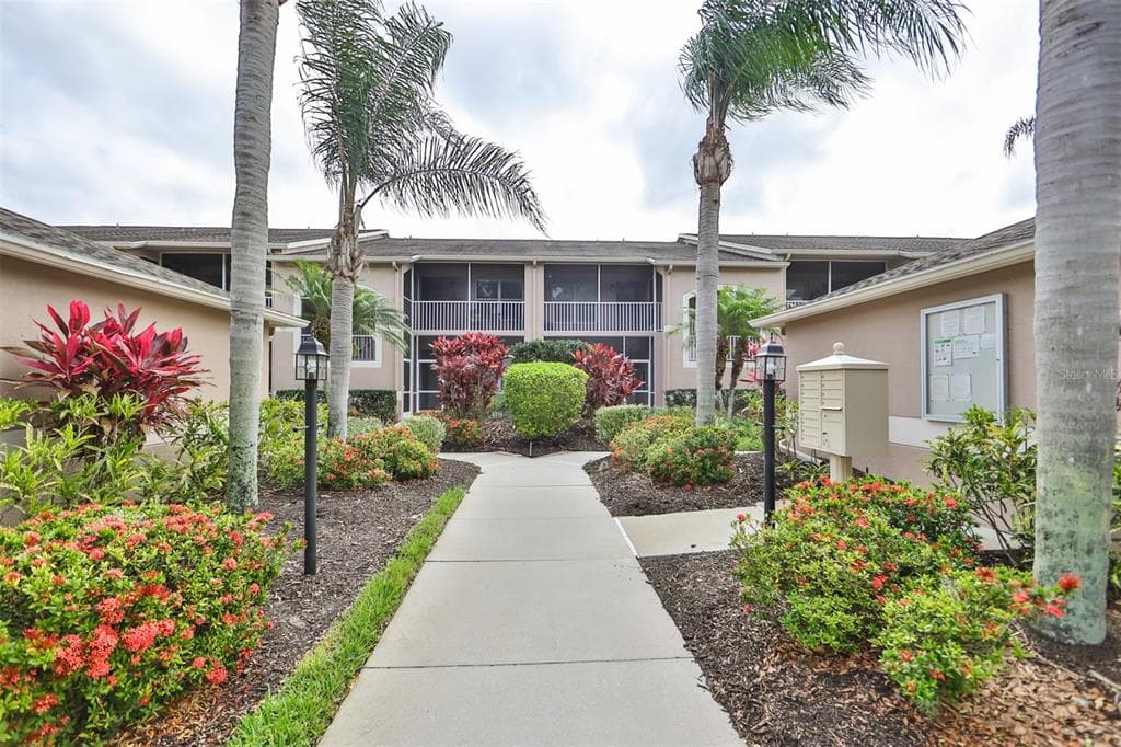 5251 MAHOGANY RUN AVENUE UNIT 521 SARASOTA, FL 34241