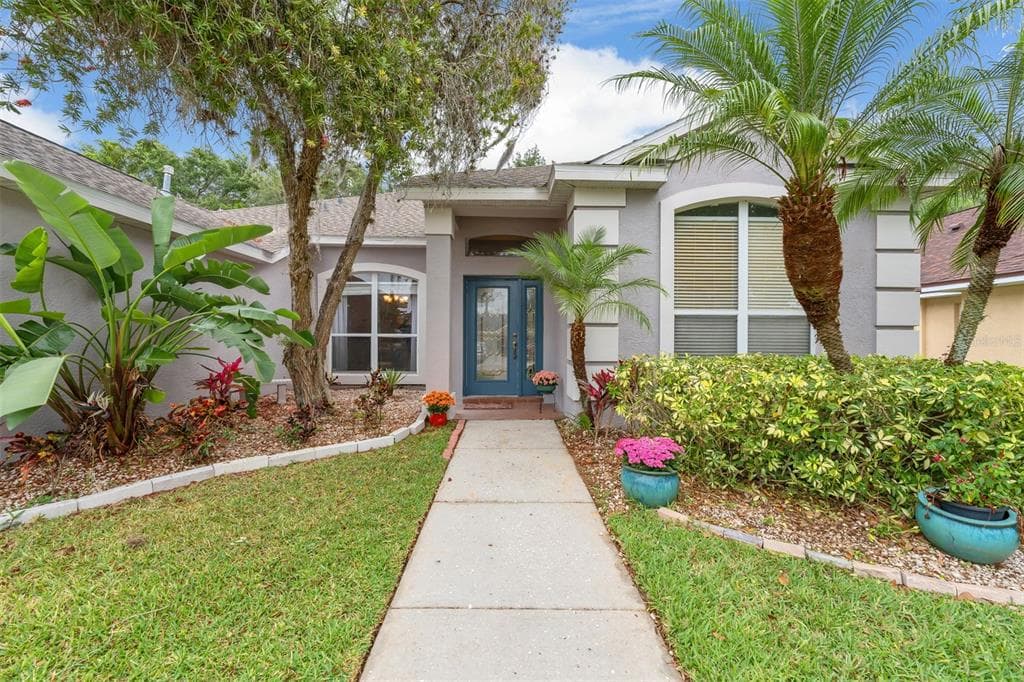 5126 WHISPERING LEAF TRAIL VALRICO, FL 33596