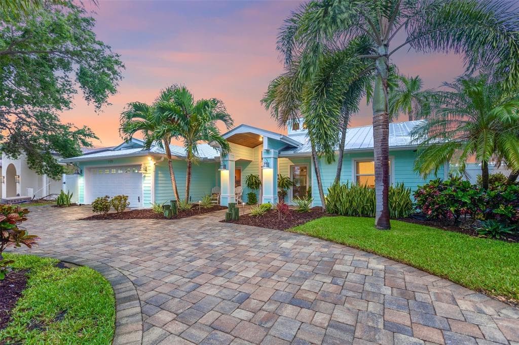 1135 79TH STREET S ST PETERSBURG, FL 33707