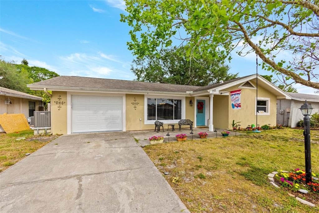 711 LEMONWOOD DRIVE OLDSMAR, FL 34677