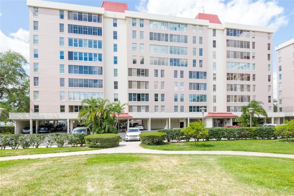 2407 S ARDSON PLACE UNIT 901A TAMPA, FL 33629