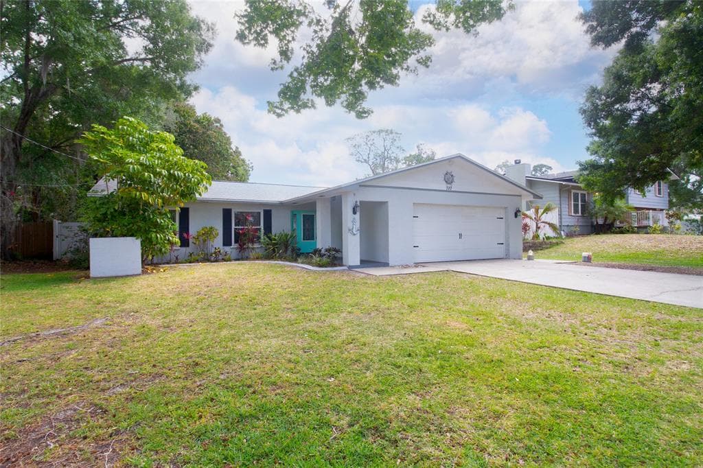 707 SHORE DRIVE E OLDSMAR, FL 34677