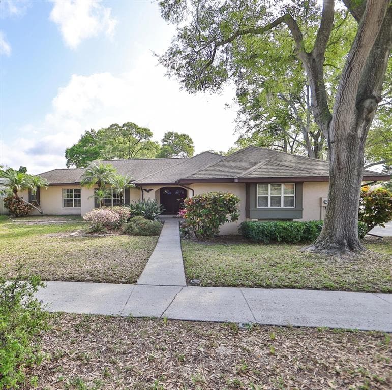 2321 ROLLING OAKS DRIVE PALM HARBOR, FL 34683
