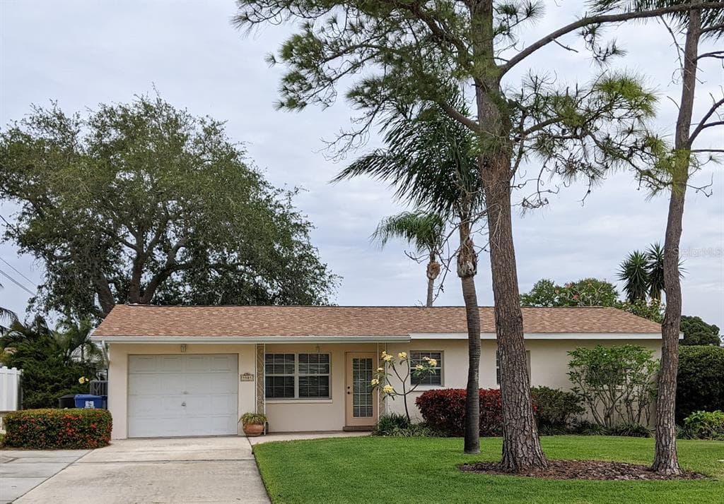 9505 SUN ISLE DRIVE NE ST PETERSBURG, FL 33702