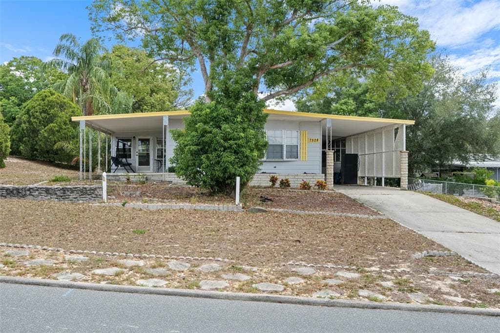 7528 EAGLE DRIVE BROOKSVILLE, FL 34613