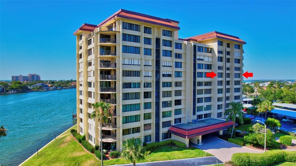 700 ISLAND WAY UNIT 706 CLEARWATER, FL 33767