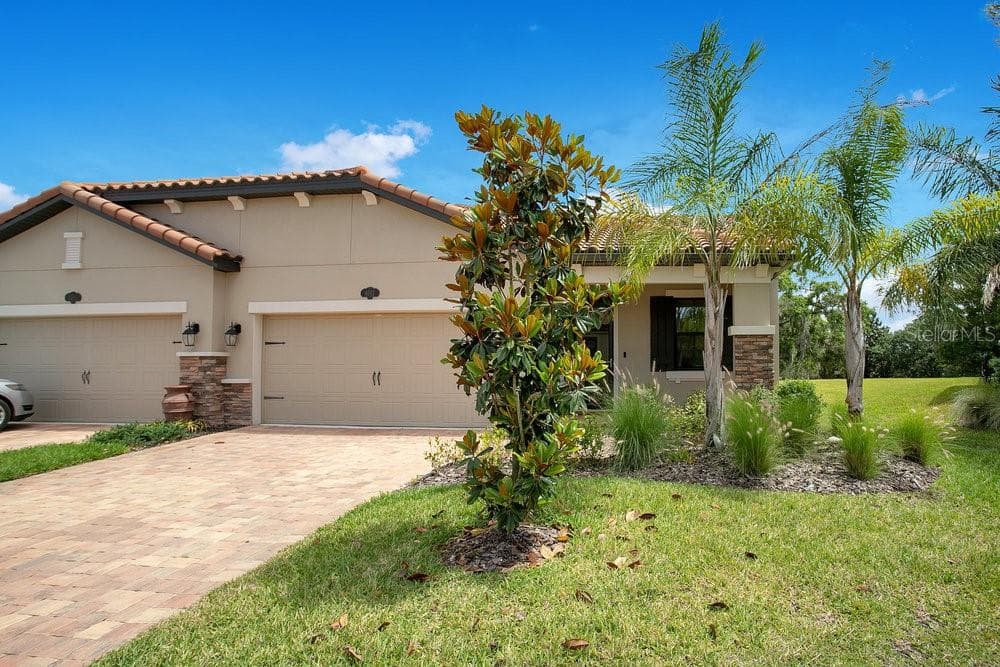 4042 SOLAMOR STREET LAKELAND, FL 33810