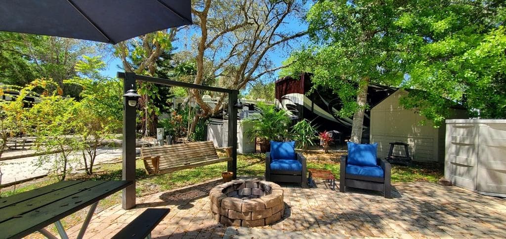202 LONGHORN DRIVE LAKE WALES, FL 33898