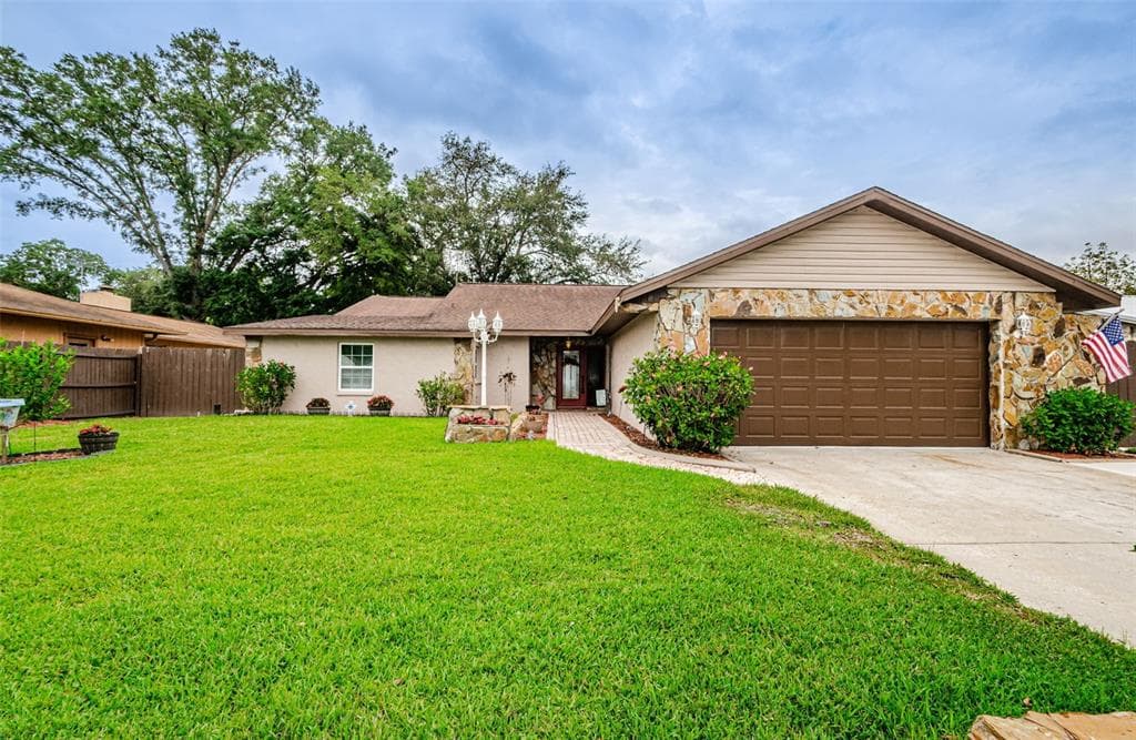 17730 RIVENDEL ROAD LUTZ, FL 33549