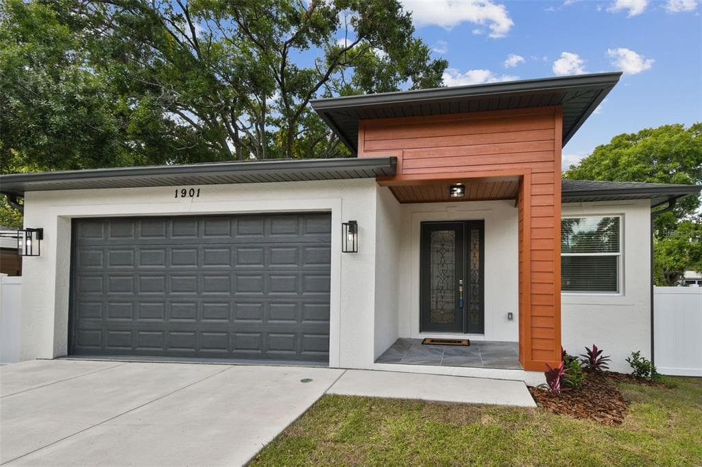 1901 W CLUSTER AVENUE TAMPA, FL 33604