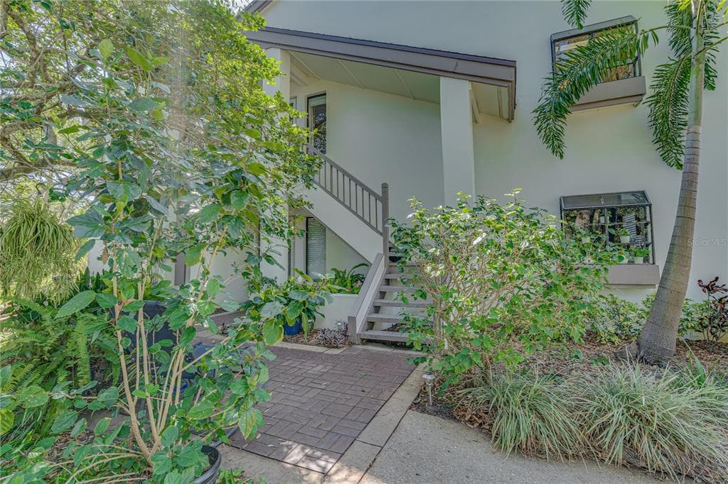 1812 LAKE CYPRESS DRIVE SAFETY HARBOR, FL 34695