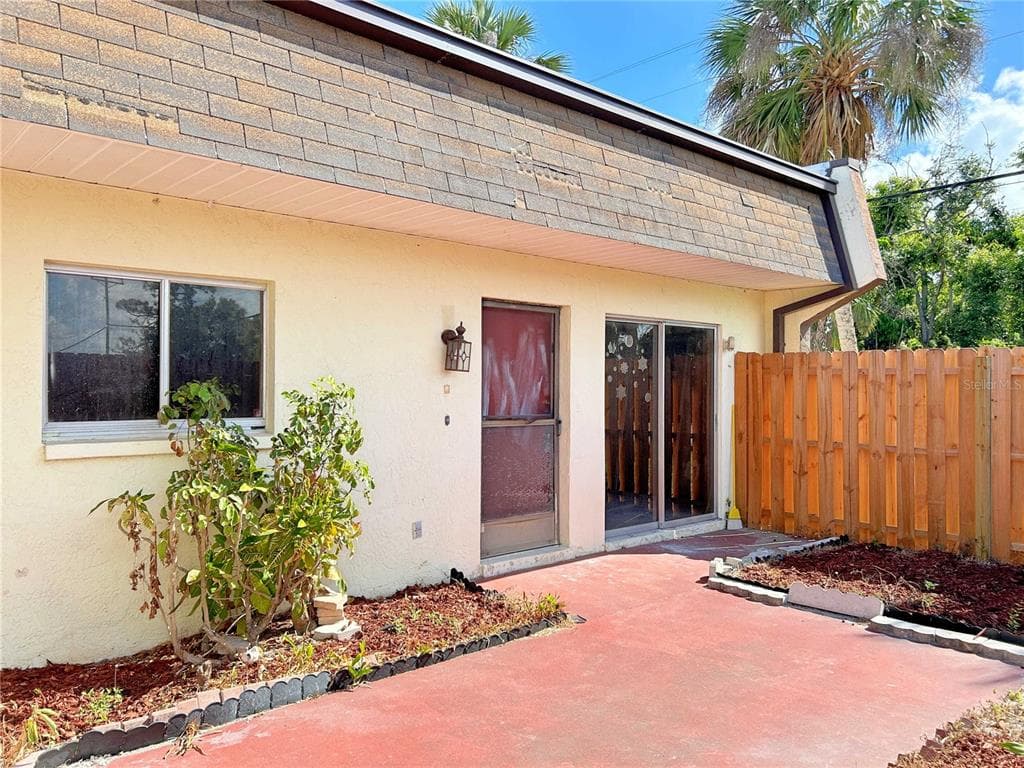 1165 PALM AVENUE UNIT 3D NORTH FORT MYERS, FL 33903
