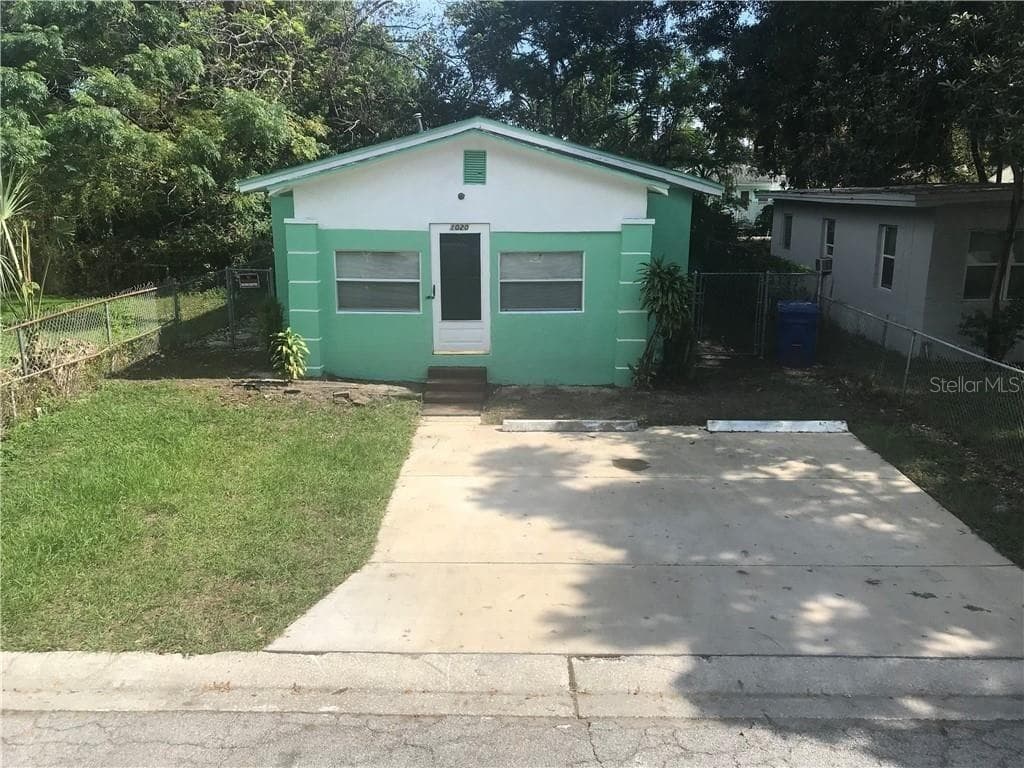 1020 QUEEN STREET S ST PETERSBURG, FL 33712