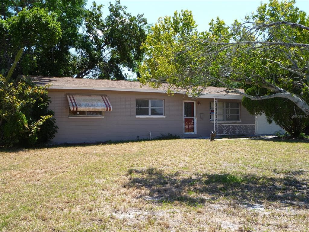 3695 SEAROBIN DRIVE SE ST PETERSBURG, FL 33705