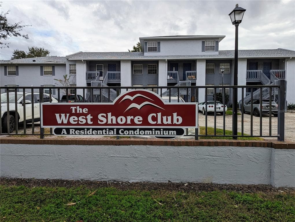 4874 W GANDY BOULEVARD UNIT D102 TAMPA, FL 33611