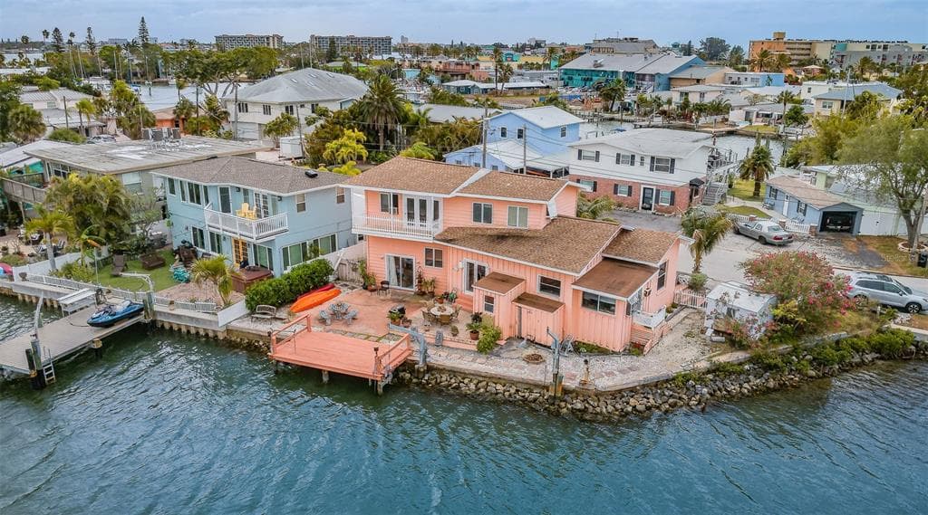 144 131ST AVENUE E MADEIRA BEACH, FL 33708