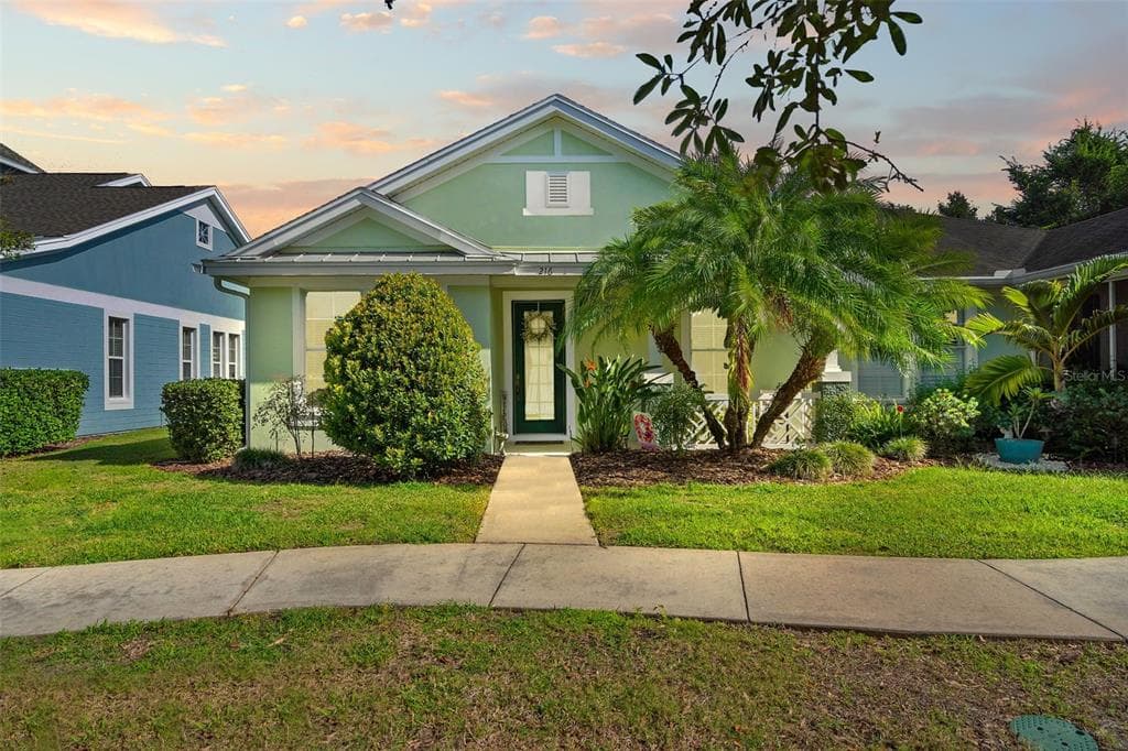 216 SUMMERSIDE COURT APOLLO BEACH, FL 33572