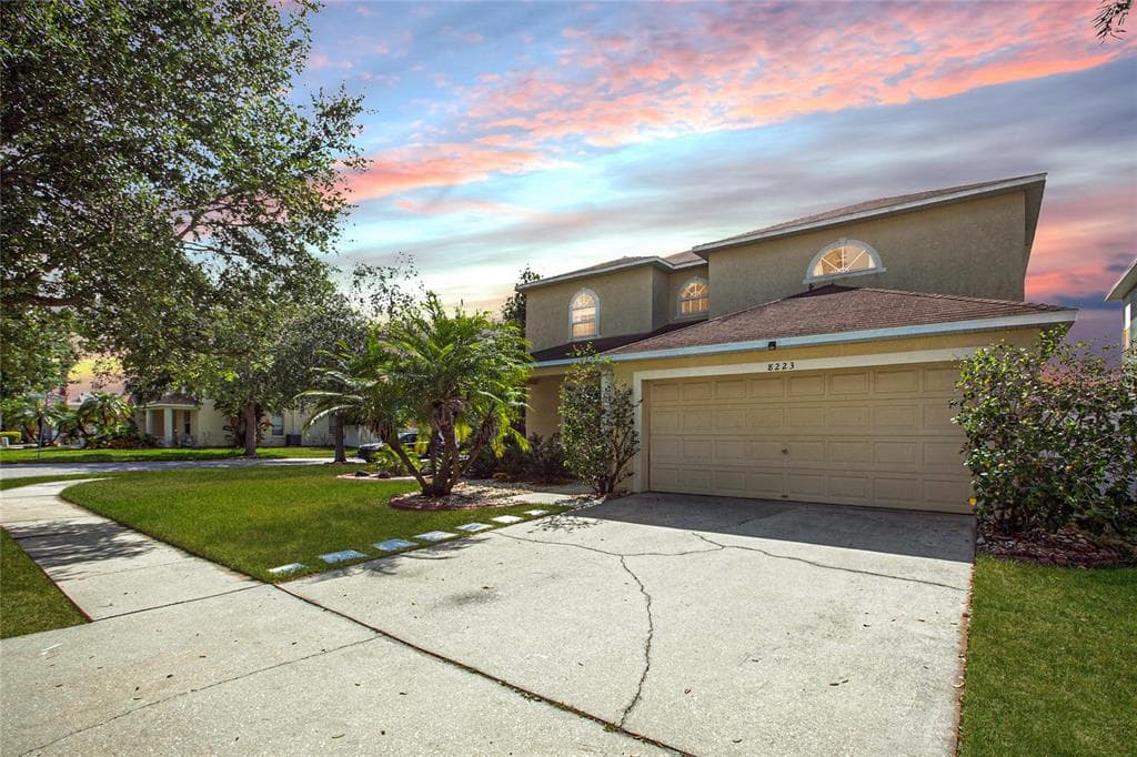 8223 CANTERBURY LAKE BOULEVARD TAMPA, FL 33619