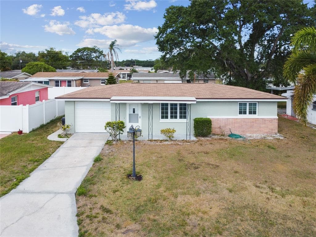 2101 DIXIE GARDEN LOOP HOLIDAY, FL 34690