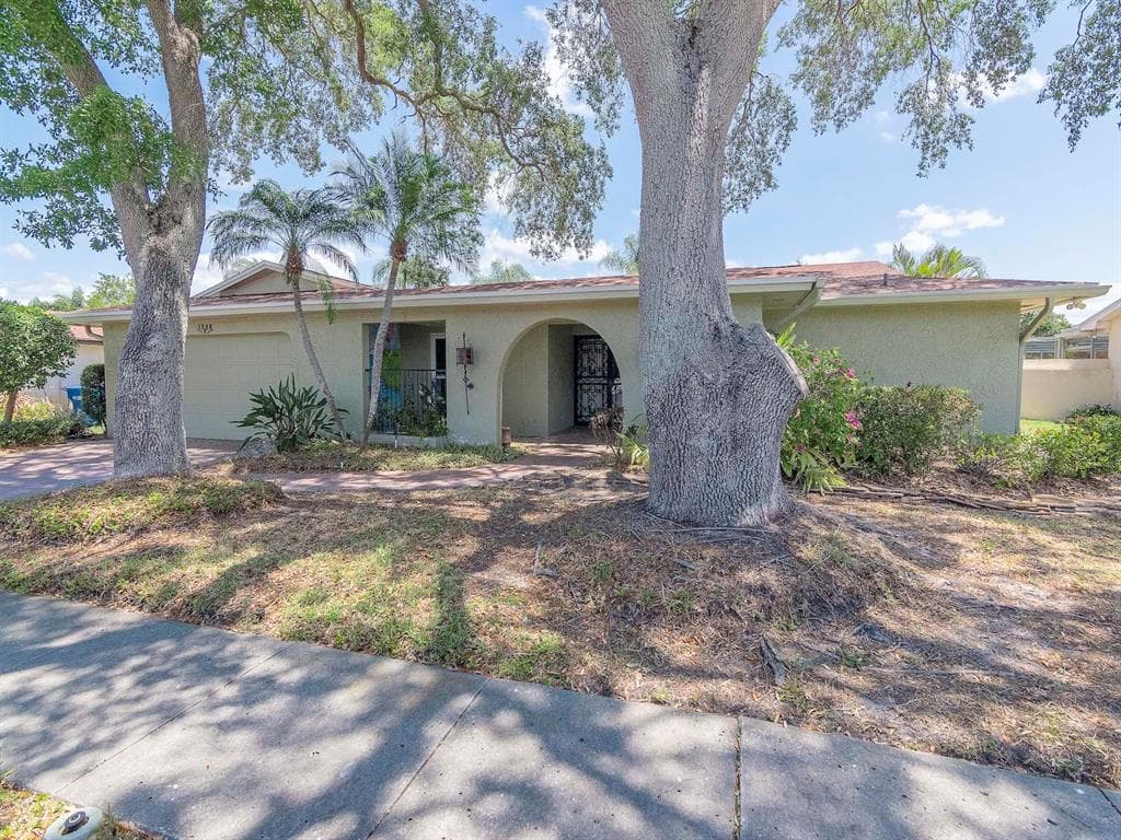 1922 SEAGULL DRIVE CLEARWATER, FL 33764