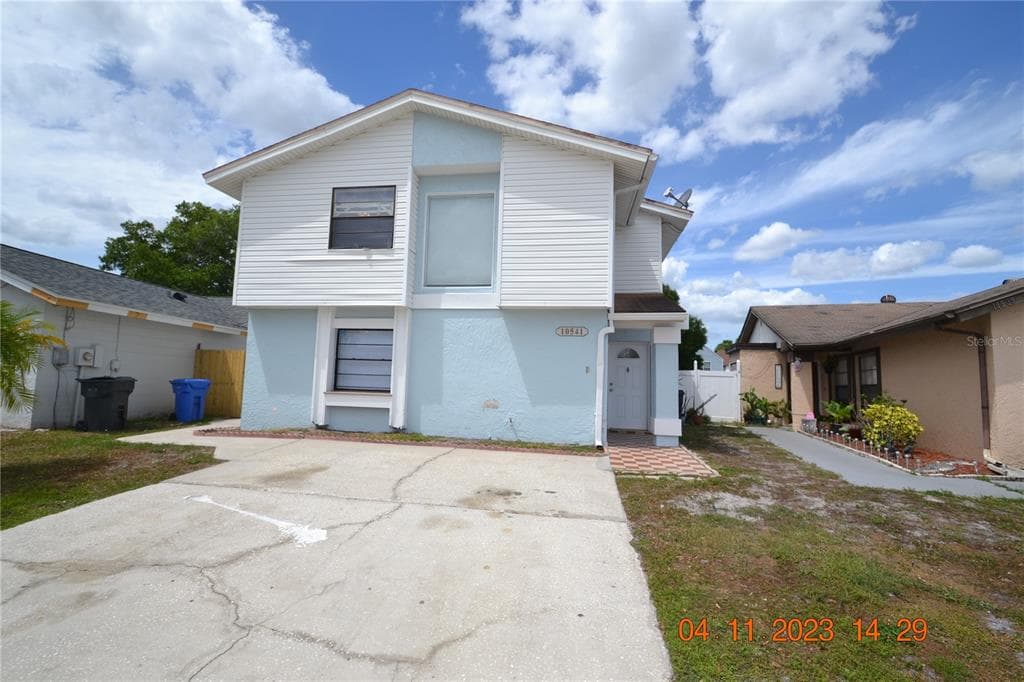 10541 PARKCREST DRIVE TAMPA, FL 33624