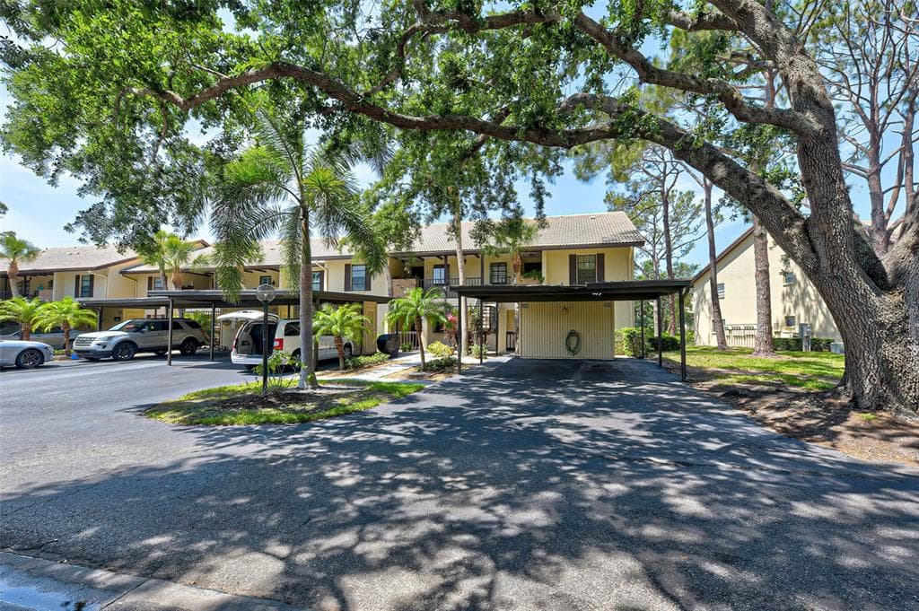 370 THREE LAKES LANE UNIT A VENICE, FL 34285